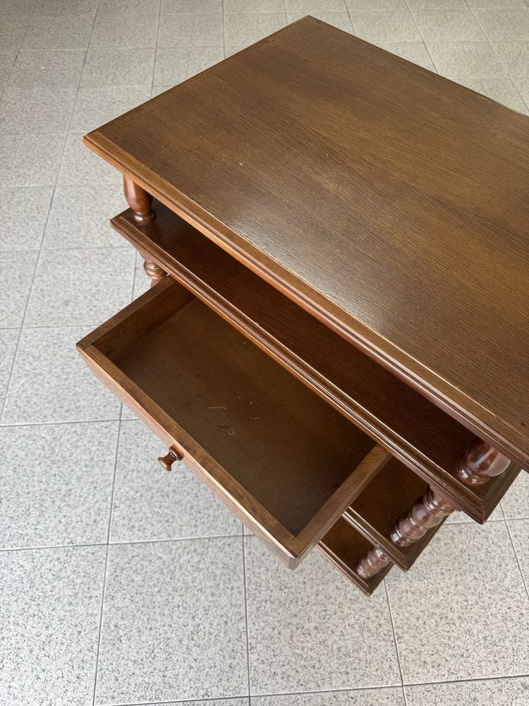 Estante com gaveta