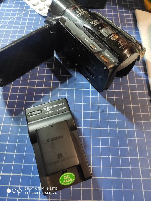 Kamerą Canon Lergia H F M  36