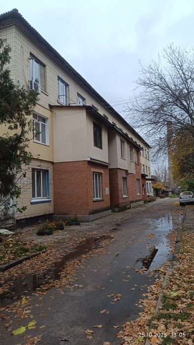 Сдам в долгосрочную аренду комнату .