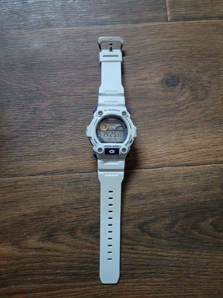 Продам летние спортивные часы Casio