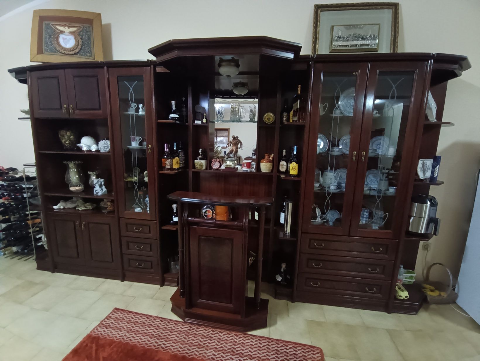 Bar e Móvel em madeira maciça (cerejeira)