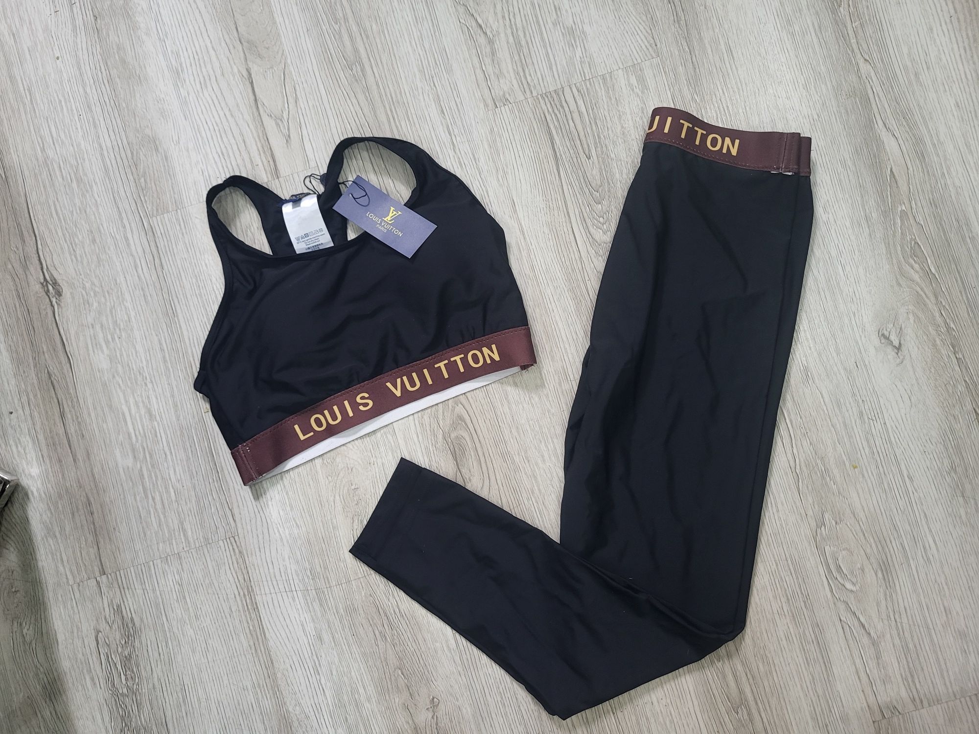 Lv Louis Vuitton M 38 zestaw legginsy top siłownia fitness