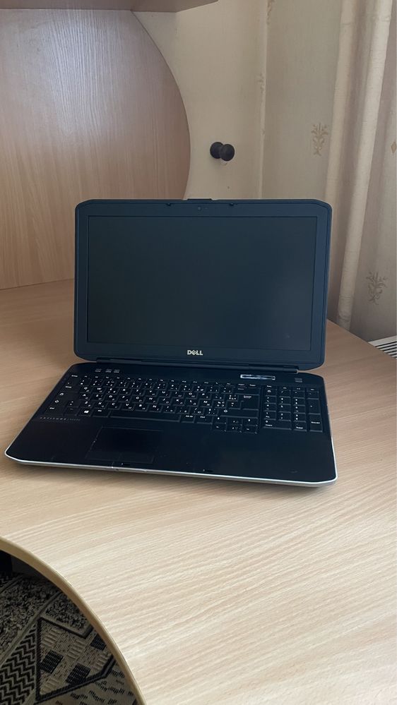 Ноутбук Dell i5 ОЗУ 8 Gb/256 SSD