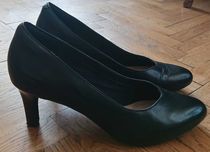Klasyczne czarne szpilki czółenka CLARKS skóra naturalna rozmiar 40