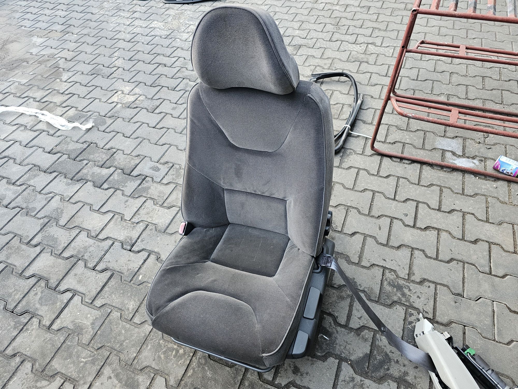 Fotel kierowcy Volvo v70 s60 welur 2.4 benzyna