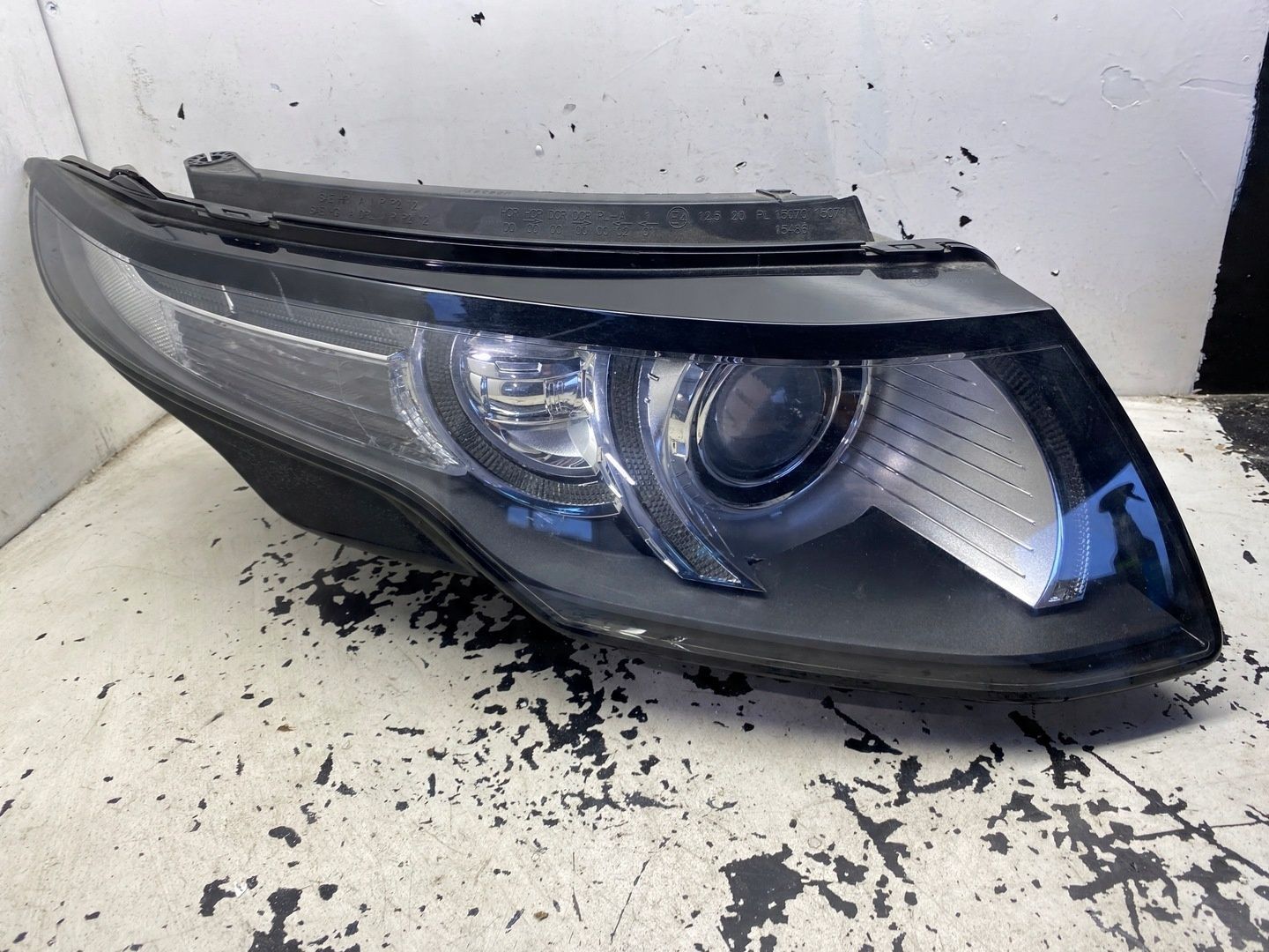 LAND ROVER EVOQUE LAMPA PRAWY PRZÓD XENON BJ32-13W029-EC