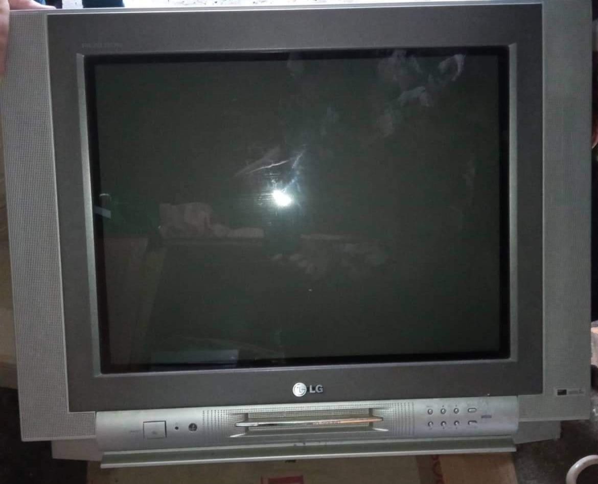 Продаю телевизор LG CT-21Q92KEX