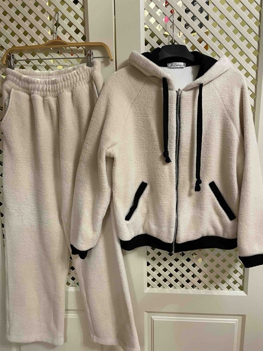 Продам костюм жіночий теплий