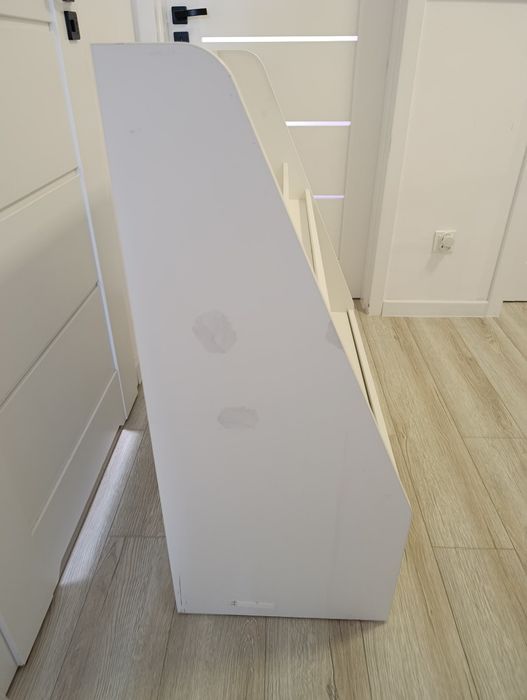 Regał na książki IKEA z szufladą BERGIG