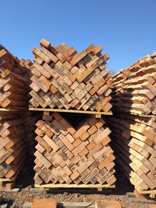 Кирпич красный строительный рядный М-100