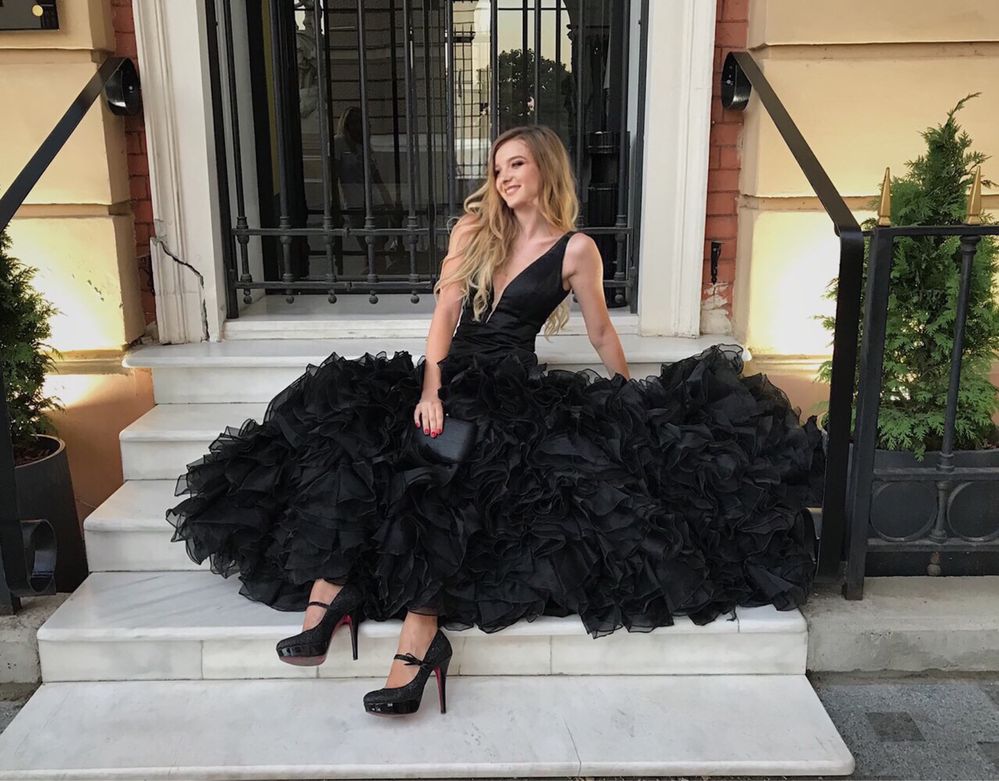 ПРОДАМ выпускное чёрное платье SHERRI HILL!!!