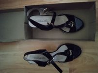 Czarne buty-sandaly