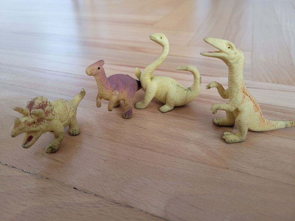 Gumowe dinozaury 4 sztuki