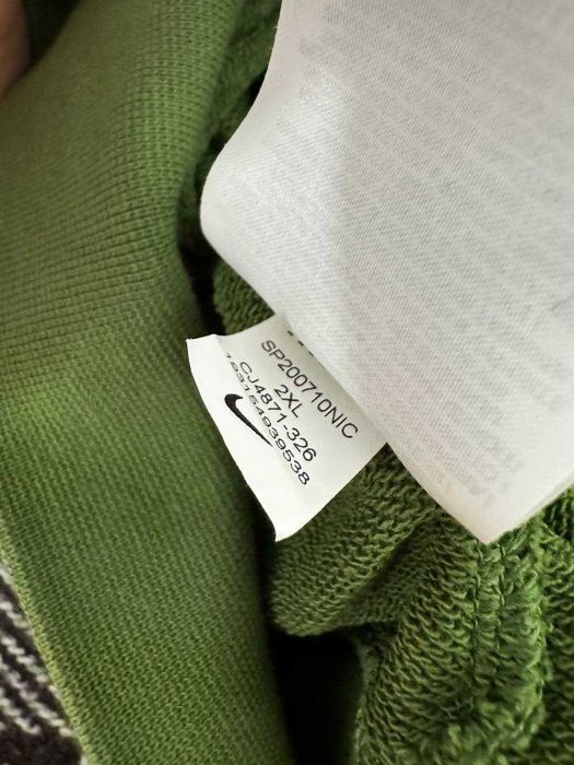 Світшот Nike Swoosh, розмір XXL, стан ідеальний. CJ4871-326