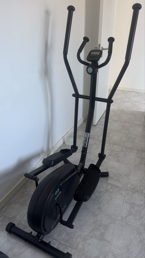 Maquina Elíptica para exercicio  fisico