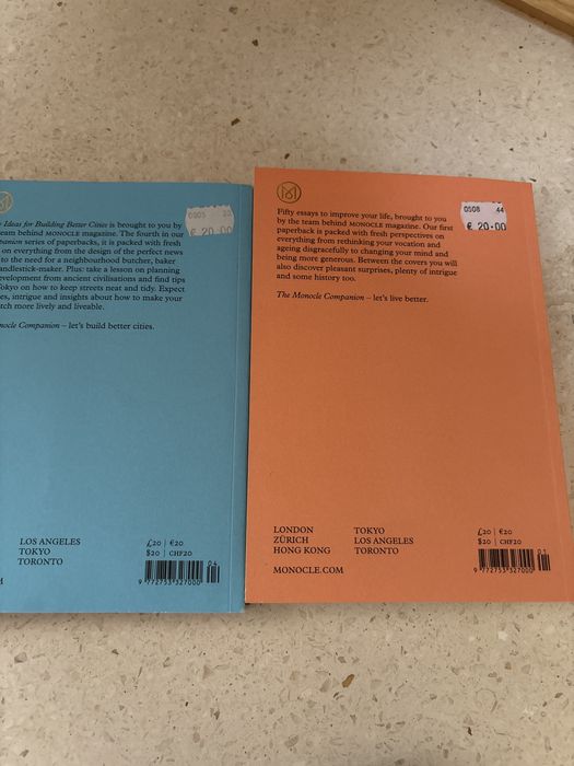 2 livros Monocle
