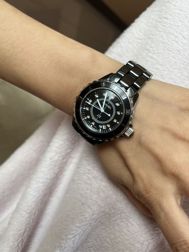 Женские часы Chanel