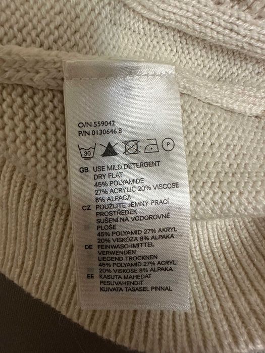 Білий в'язаний светр ф. H&M р-S відмінний стан