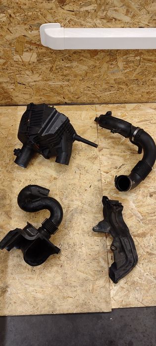 Renault Trafic III Vivaro B NV300 Talent obudowa filtra powietrza dolt