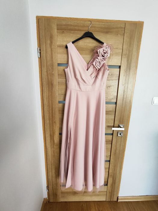Długa elegancka sukienka  z rozcięciem na nodze roz M wesele bal