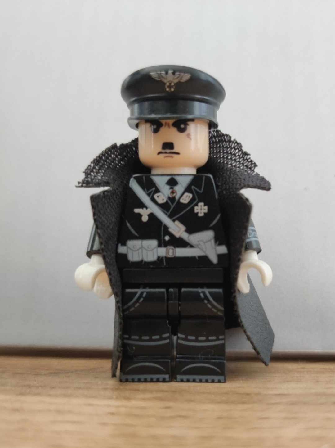 Figurka LEGO malarz z Austrii