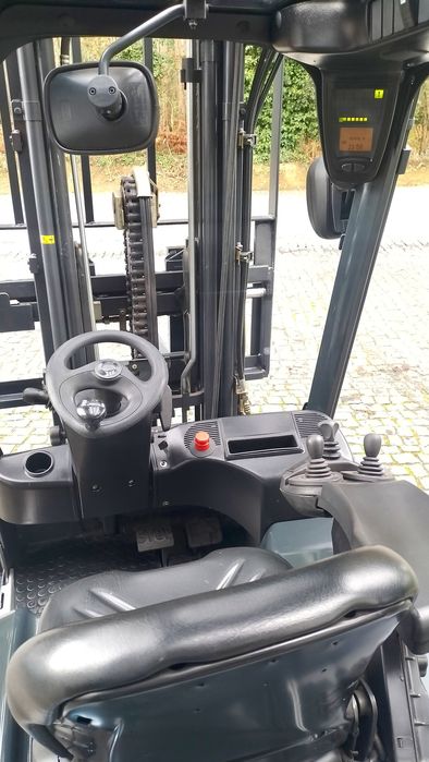 Empilhador Elect Linde E16, Bat. Sminova , Triplex , 3500h , C/ Novo ,