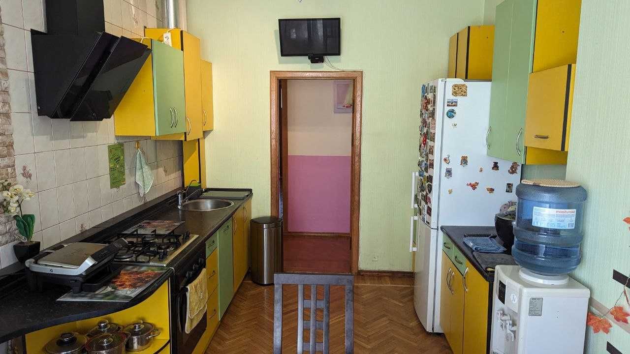 Продається добротний будинок в Центрі! Для великої родини