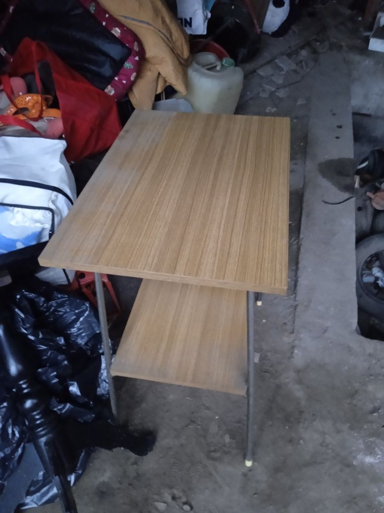 Stolik pod telewizor