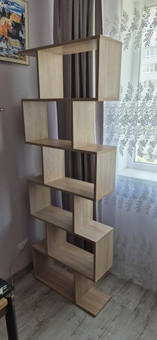 Стелає, полиця дерев'яна для речей, кімнатна