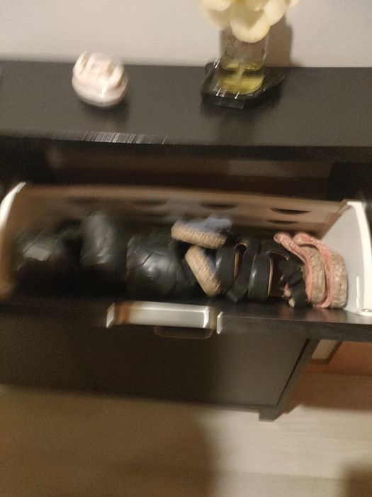 Sapateiras pretas duas