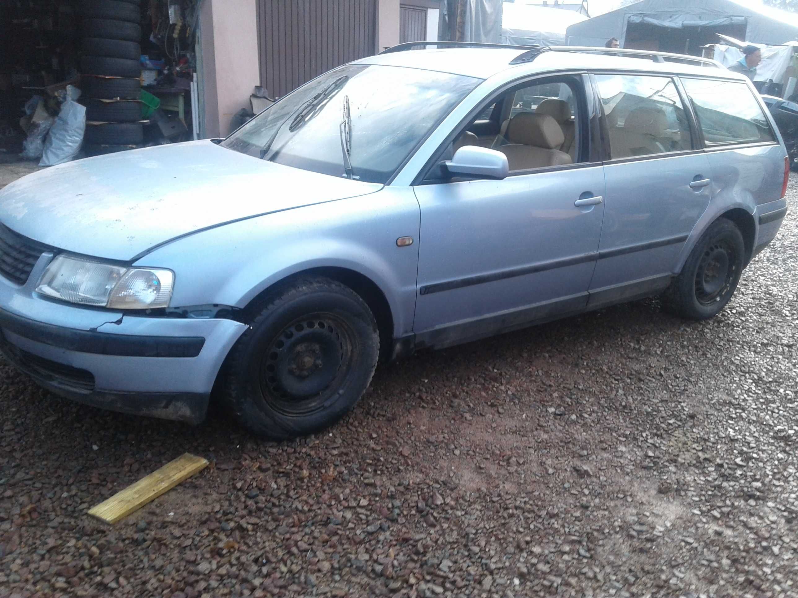 VW Passat B5 1.9 TDI AFN 110KM Maska Lampy Atrapa Pas Przód LL5Y