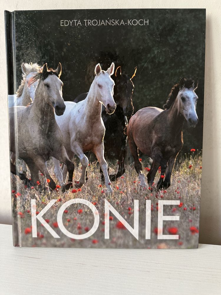 Książka o koniach twarda oprawa