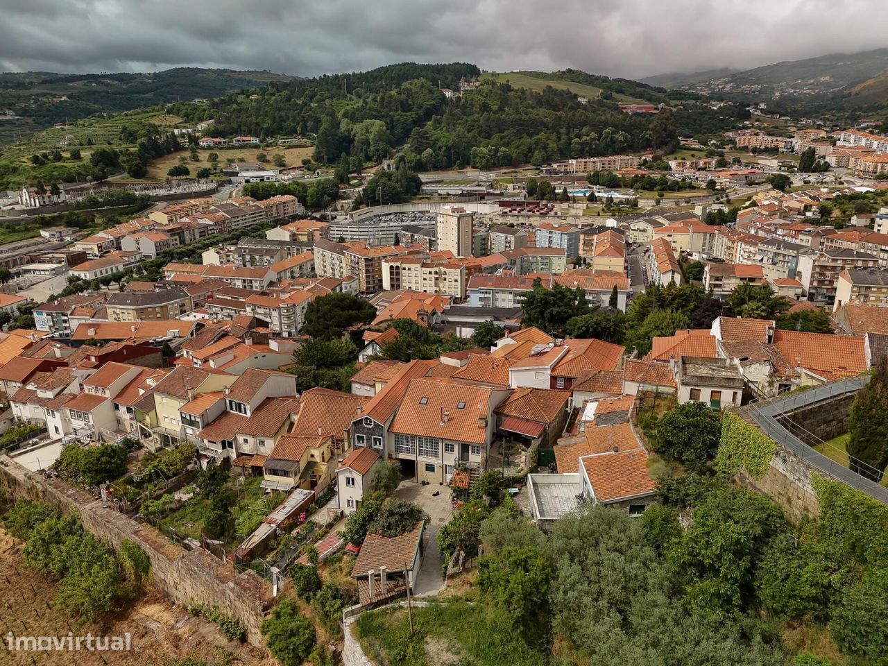 Moradia T3 | 4 Pisos | Logradouro | Castelo | Lamego
