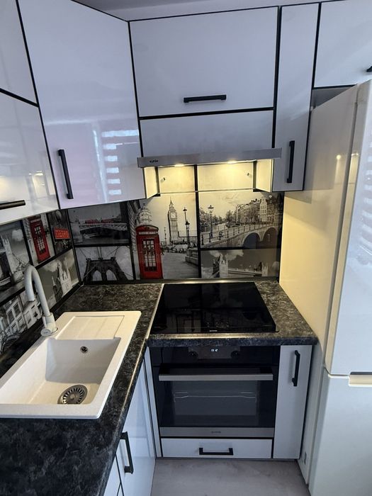 Продам кухню,стіл та стільці