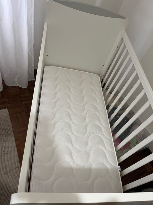 Berço bebé com colchão