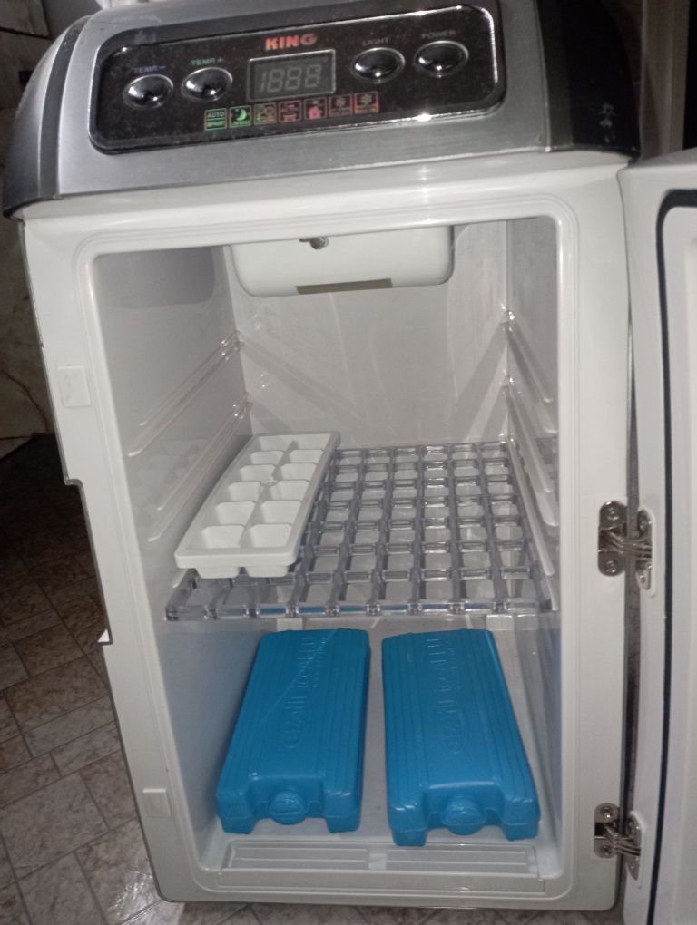 Автомобільний холодильник
