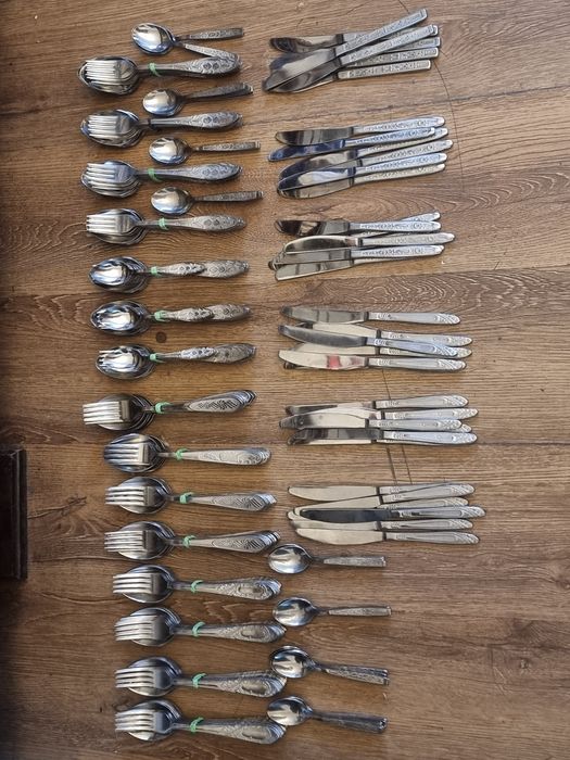 Sztućce stalowe 420 sztuk,nowe mogą być do gastronomii