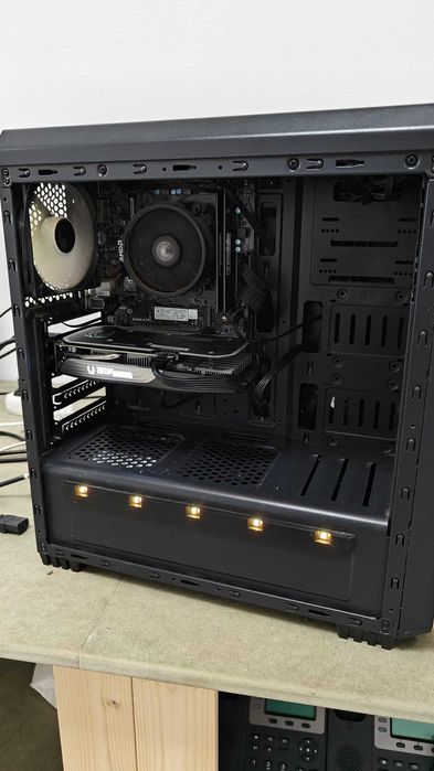 PC Gaming RTX 4060 | Ryzen 5 3600 | 512GB SSD e 1TB HDD - Como Novo