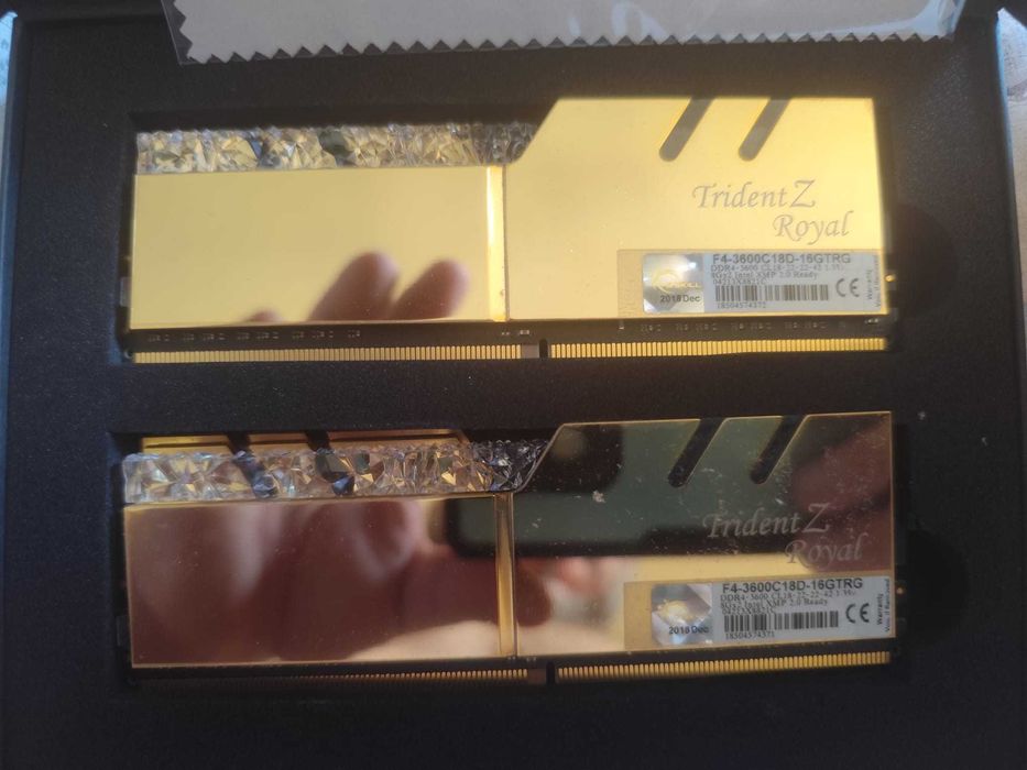 Memória RAM G.Skill 16GB Trident Z Royal RGB (2x8GB)