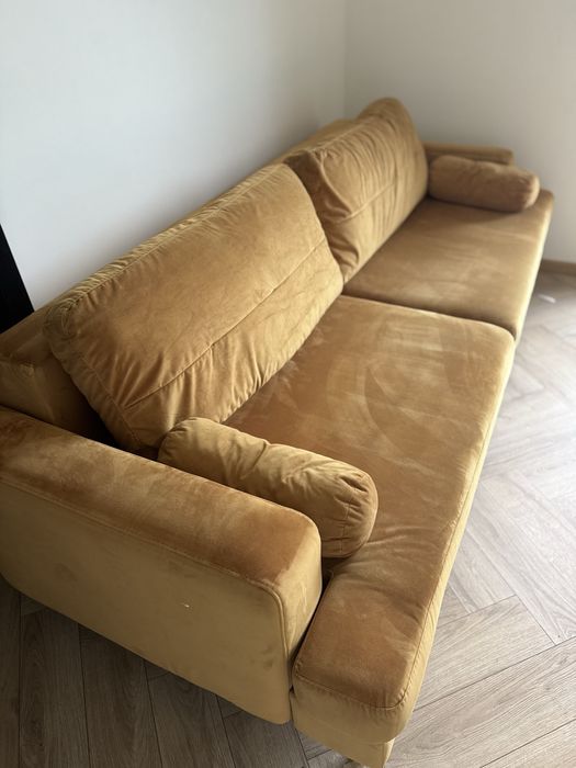 Musztardowa żółta sofa kanapa z funkcją spania