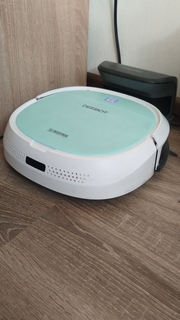 Робот пылесос Deebot mini