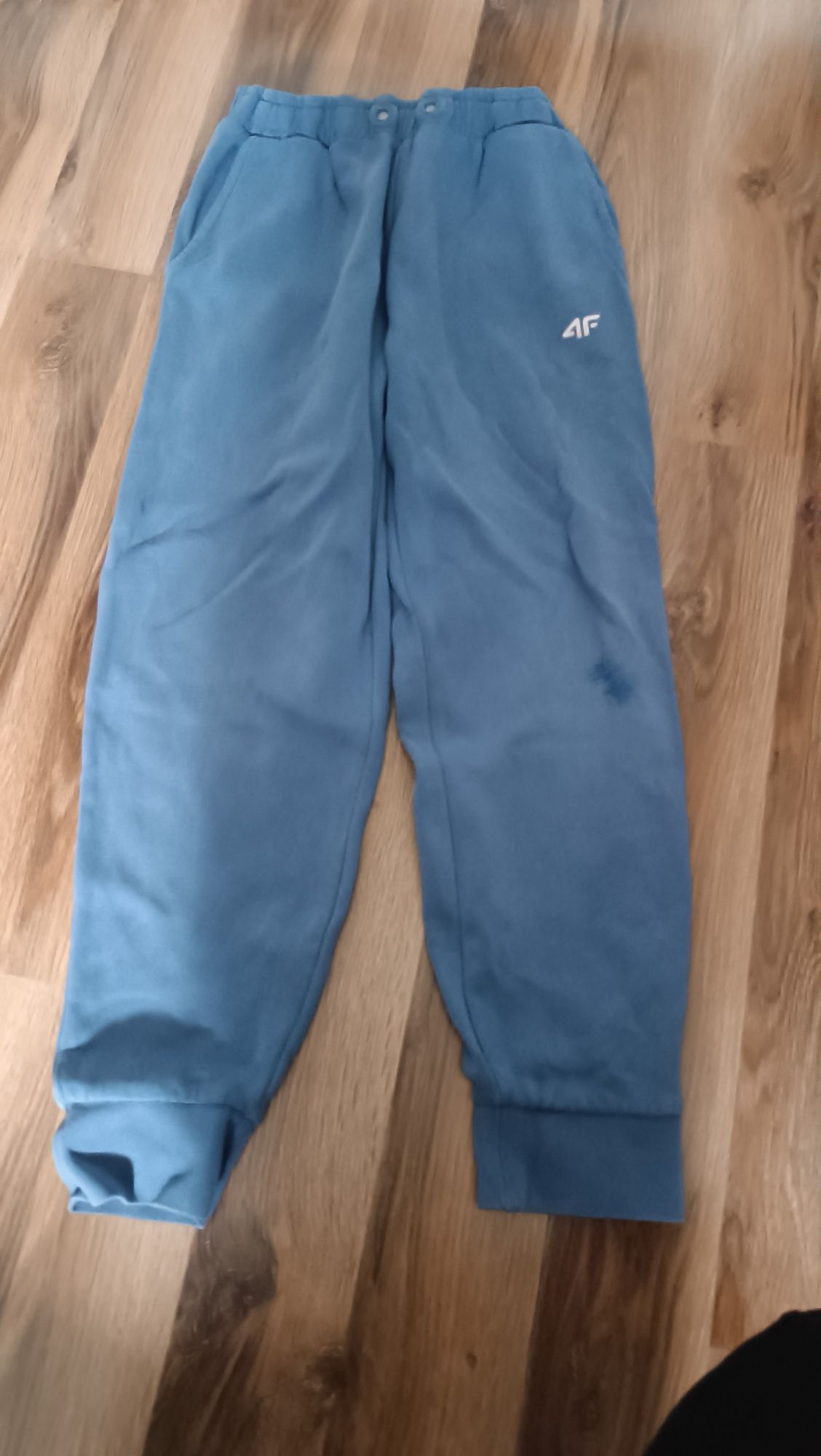 Spodnie dresowe 4f 152