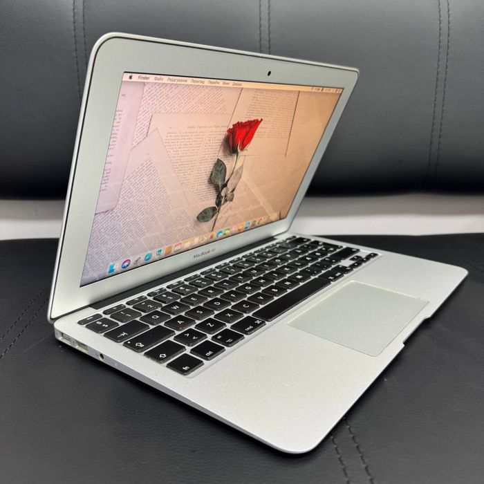 Apple MacBook Air A1370 (11,6” HD/i5-2467u/4Gb/128GbSSD/100% 1 цикл.)