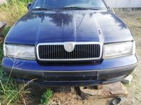 octavia   98 rok  części maska pas przedni lampy 1.8silnik agn