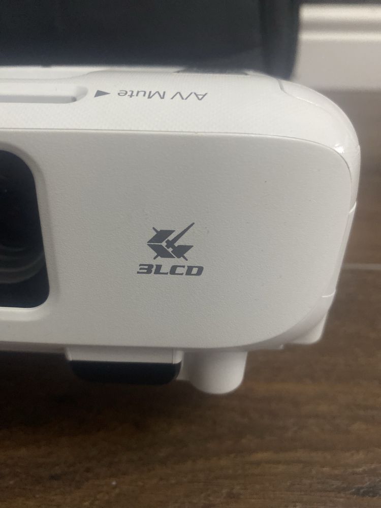 Projektor Epson EB-S05