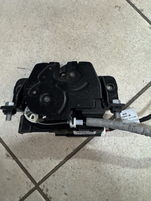 Fecho mala + motor bmw f10 f20 f30 f31