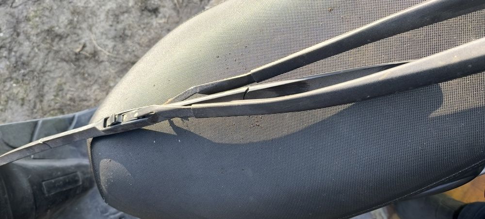 Продам повідки двірників Тойота королла 150