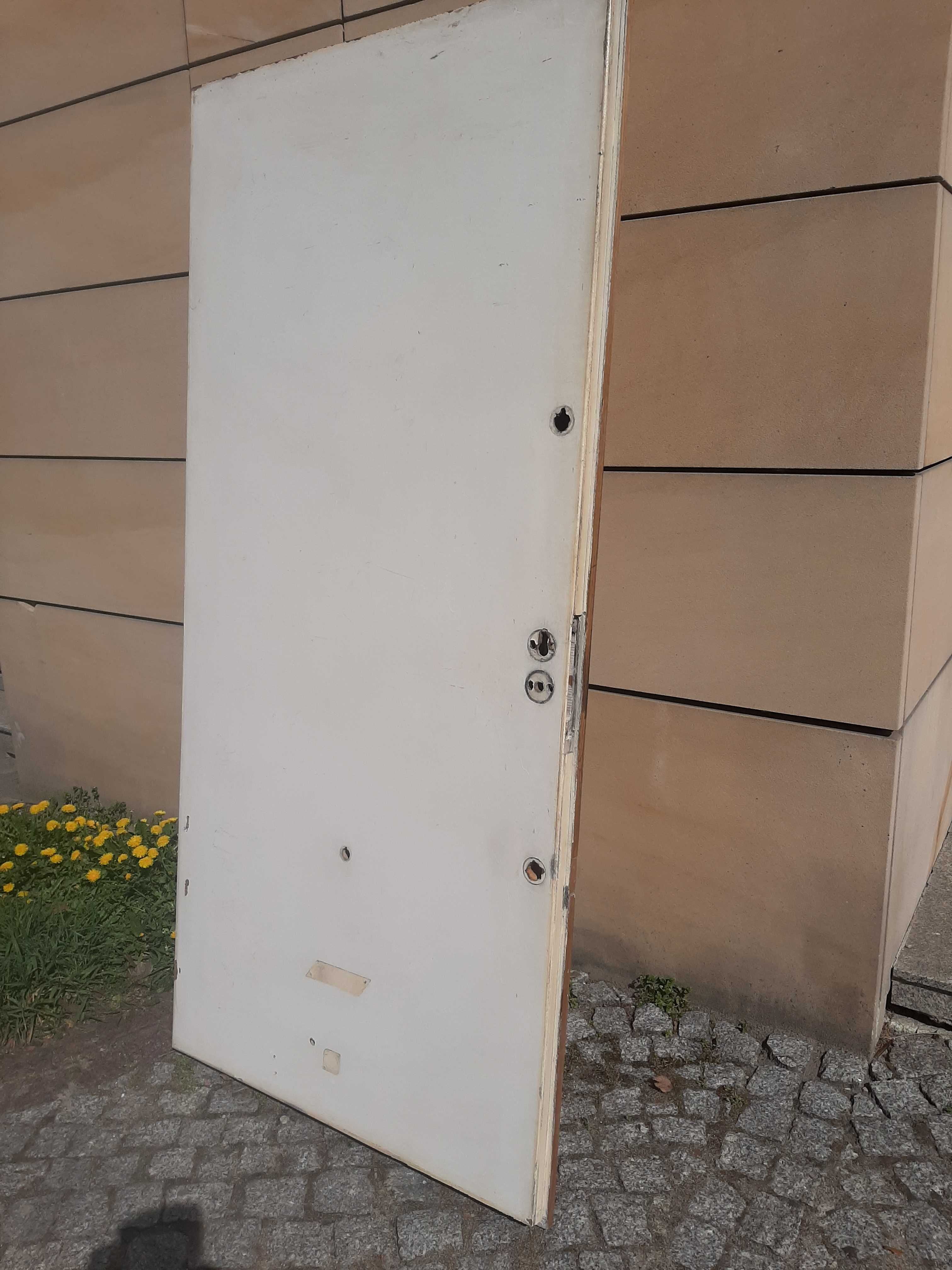 Drzwi zewnętrzne wewnętrzne prawe 90 cm drewniane solidne