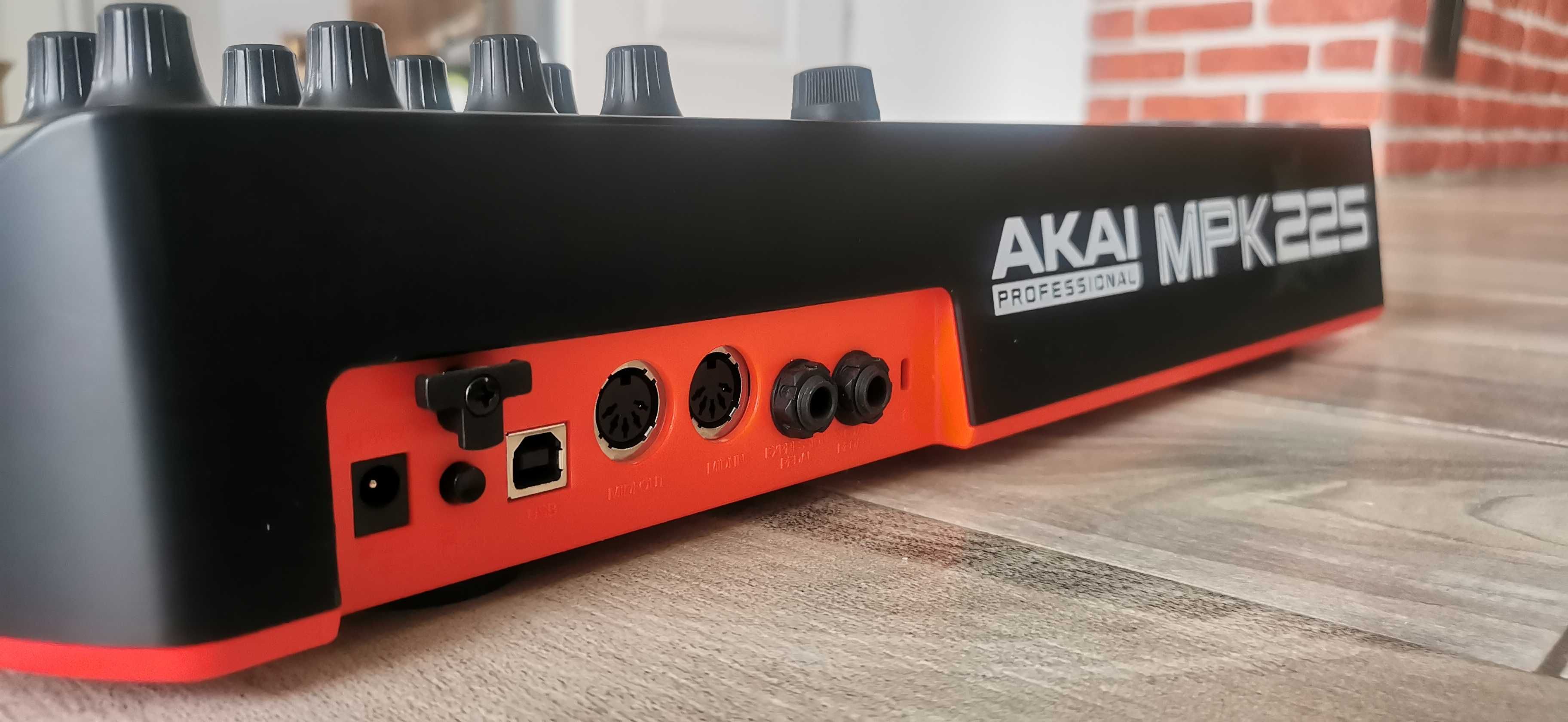 Klawiatura MIDI Akai MPK225 USB, pady, knoby, idealna do abletona