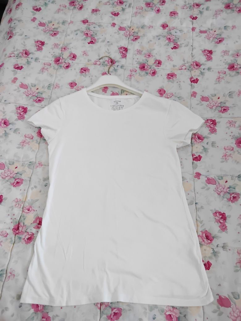 Três t-shirts senhora novas M/L, S e L